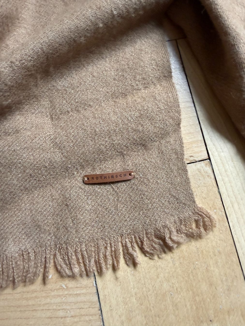 Foulards & écharpes: ROTHIRSCH - Kamelwolle Schal hellbraun – D'occasion à Zürich par Diazaio 2