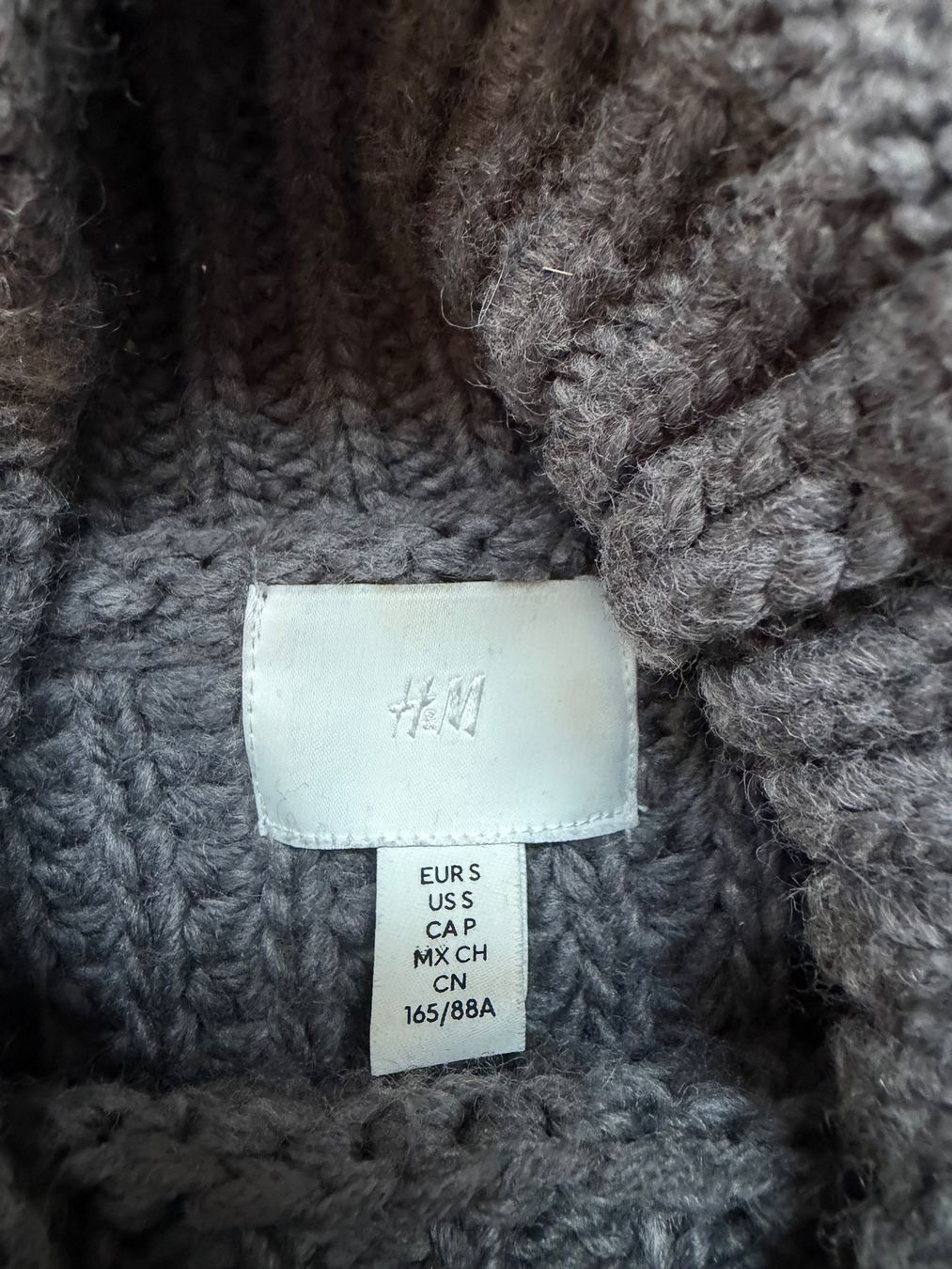 H&M Pulls & Sweat-shirts: STRICKPULLOVER S H&M grau – D'occasion à Wattwil par jopara 1