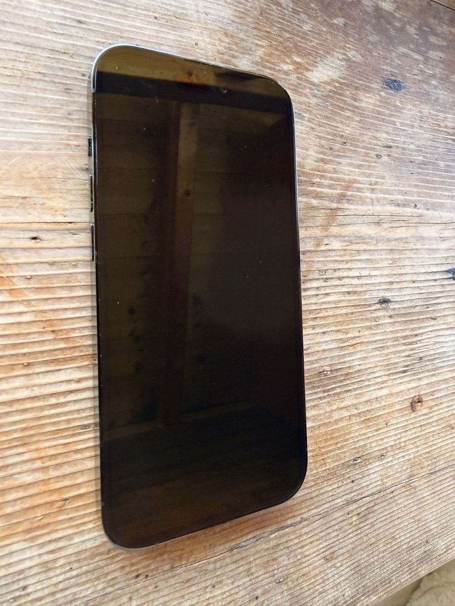 Apple Telefoni cellulari / Smartphones: iPhone 14 Pro, Space Black, 256GB – Usato da Klosters venduto da SNKRSNSTUFF 2