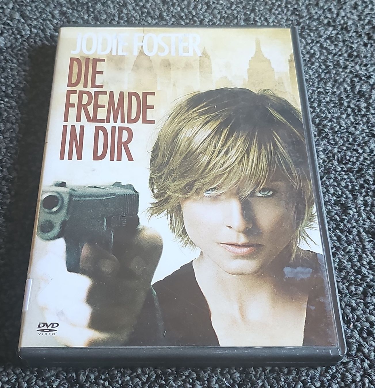 Tutti i DVDs: DVD: Die Fremde in dir(20355) – Usato da Ruswil venduto da jan_bxl5