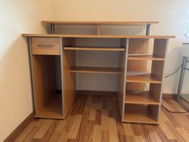 Praktischer Bürotisch / Computertisch mit viel Stauraum!