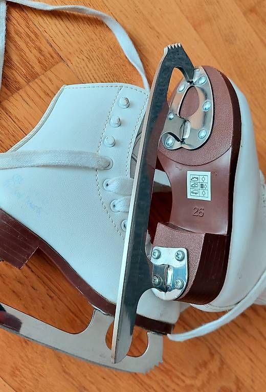 Pattini da ghiaccio: Schlittschuhe Davos Graf 26  – Usato da Jonen venduto da yak_88xt 1