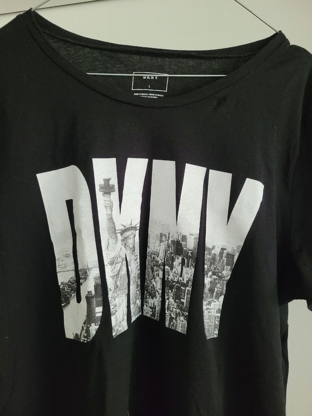 DKNY T-shirt: DKNY T-Shirt Grösse L – Nuovo (secondo la descrizione) da Lütisburg venduto da amerika123 1