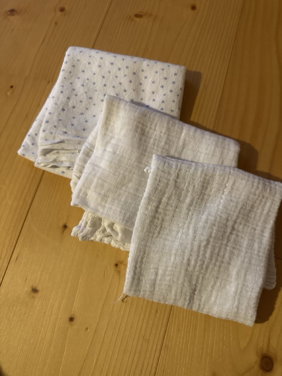 Tessuti: 3 Nuschis – Usato da Baar venduto da saelisilbaer