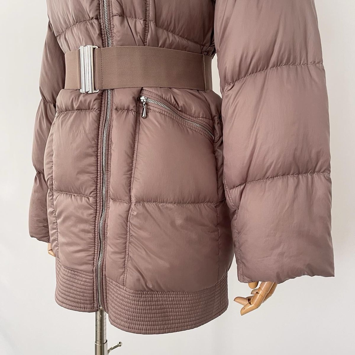 Escada Giacche: ESCADA SPORT Down Jacket – Nuovo (secondo la descrizione) da Emmen venduto da Avviivva_Com2023 2
