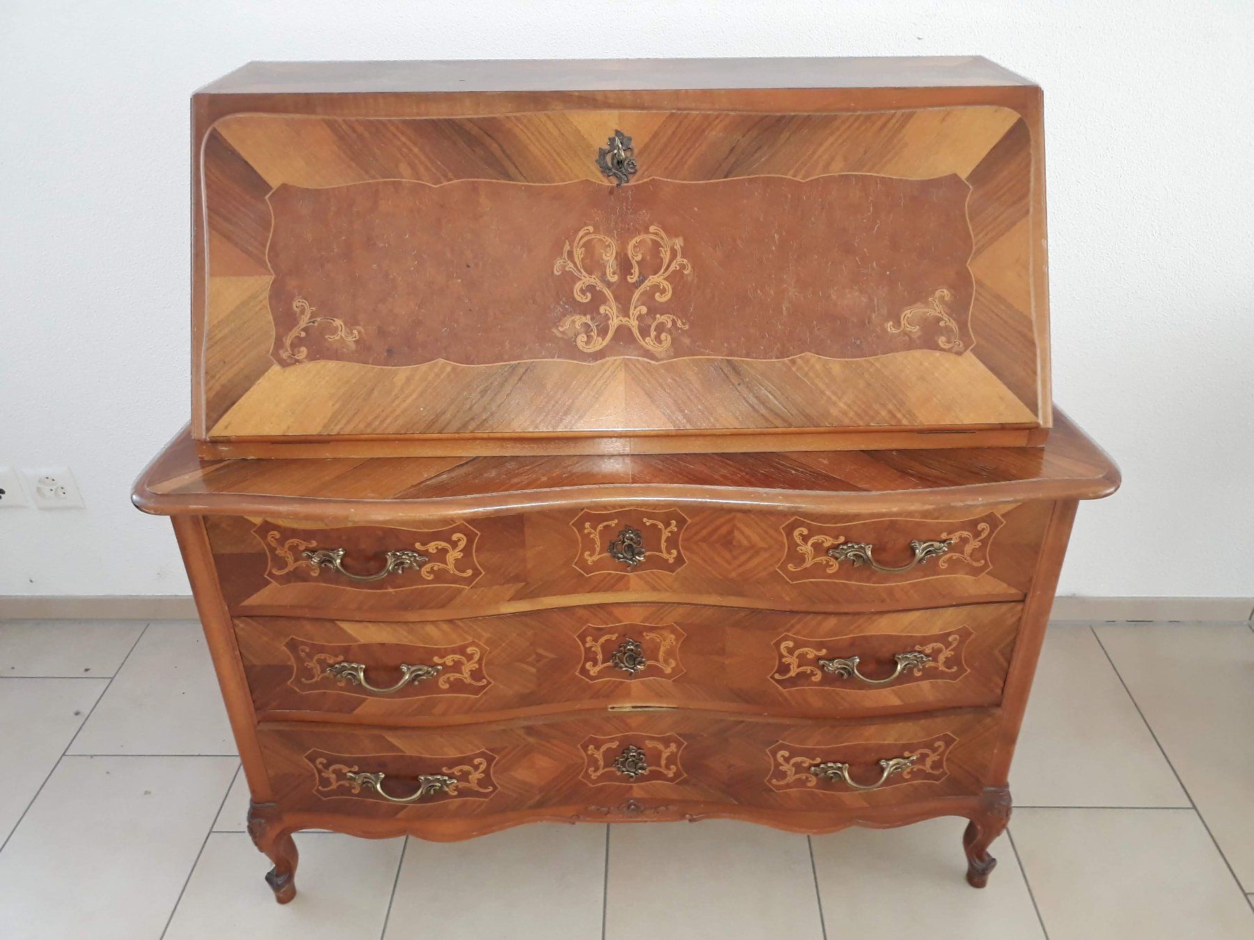 Commodes: Antik Möbel – D'occasion à Rigi Kaltbad par rigIdyll 1