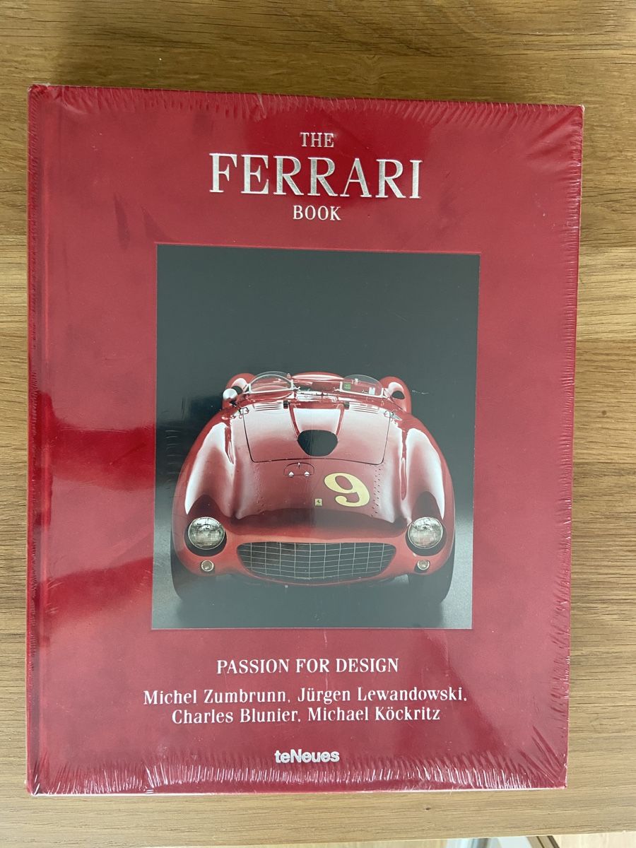 Libri: The Ferrari Book Bildband  – Nuovo (secondo la descrizione) da olten venduto da Pegasus1