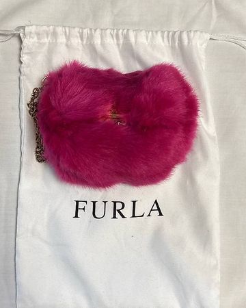 Petit sac fourrure rose (Furla)