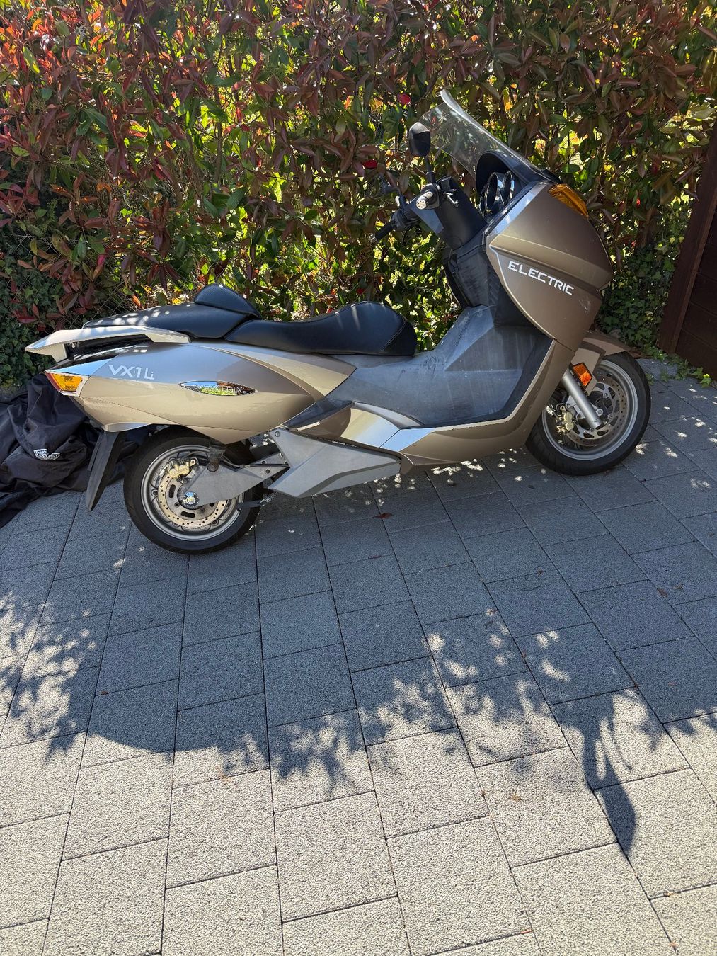 Veicoli elettrici: Elektro Vectrix Maxi Scooter VX1 Li – Usato da Hünibach venduto da Mdm071