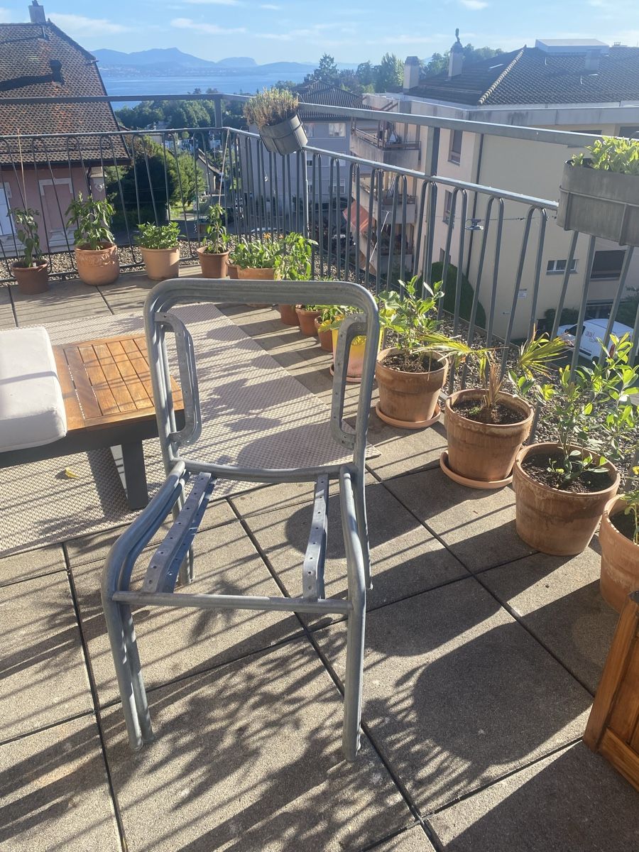 Bigla Stühle: 3 cadres de chaises Bigla comme Schäffner – Gebraucht aus Lausanne von nat_86nm