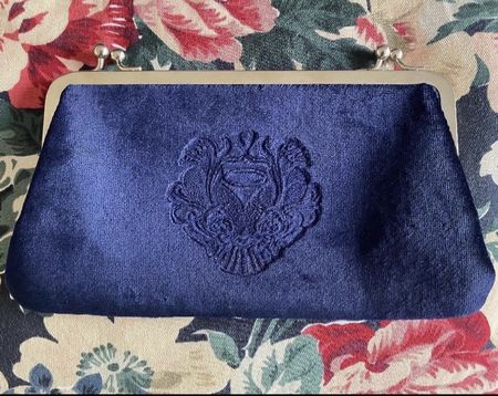 ROYAL CHIMAS bleu velvet vintage handbag