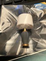 Hübsche Mini Tischlampe für das Puppenhaus, 1.9x3.4cm gross,