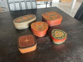 Lot d’Anciennes Boîtes en Épicéa Bühler Swiss Made