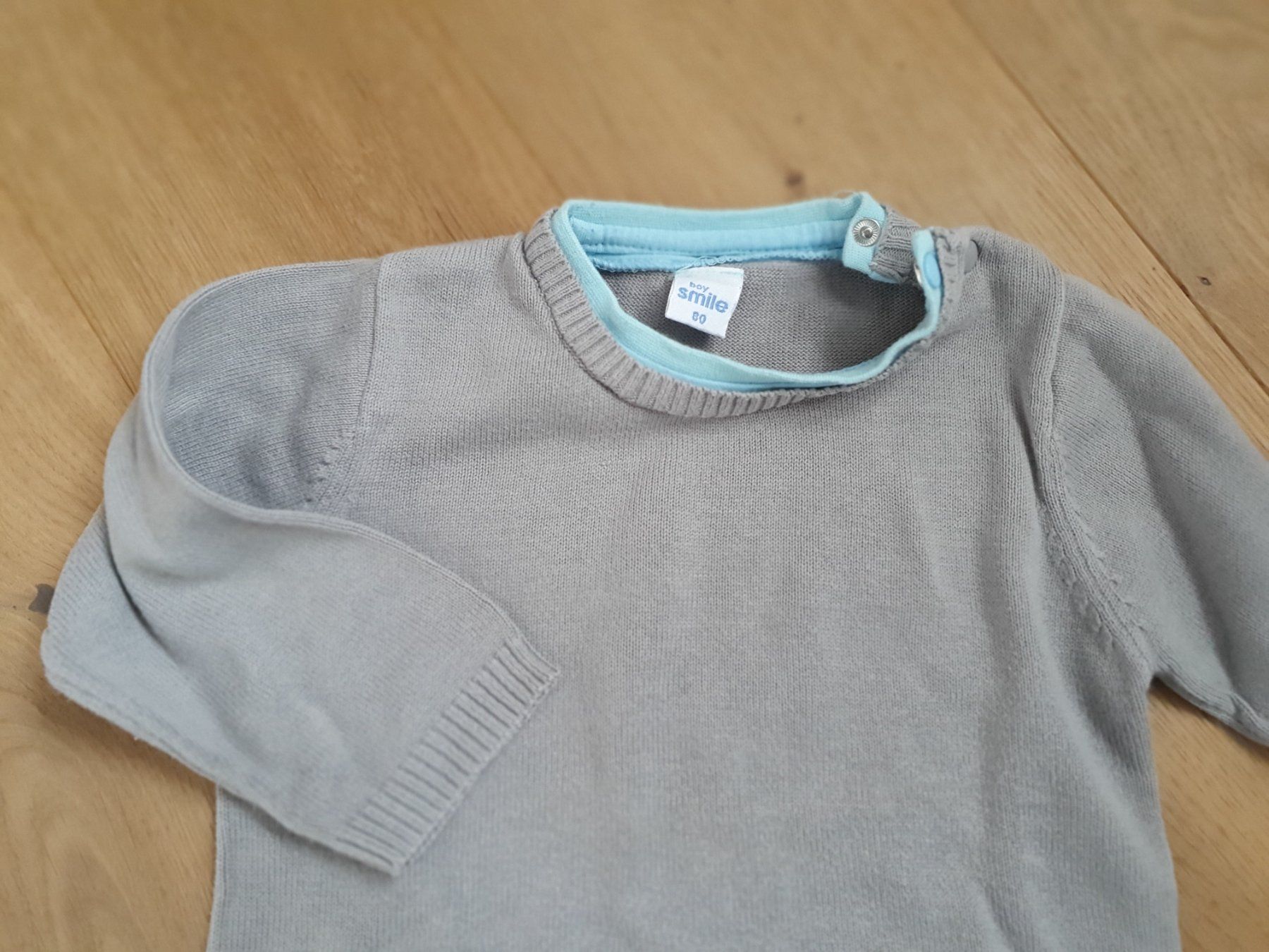 Lotti & Set di vestiti: Kleiderpaket Gr. 80 mit Hemd, Hosen, 2 Pullover und Hut – Usato da Arni AG venduto da Xalia 1