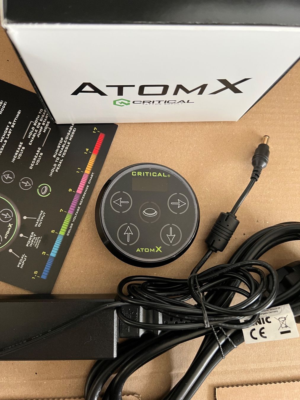 Attrezzature mediche: Critical AtomX alimentation tatouage – Usato da Genève venduto da alfalfa