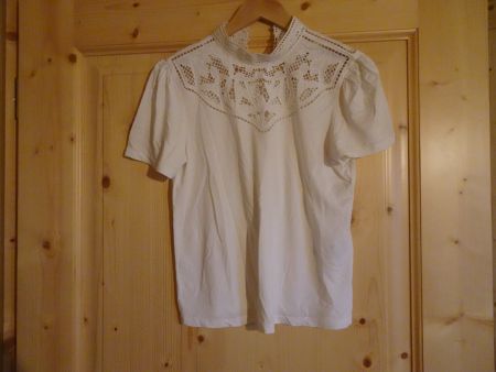 Weisses T'shirt mit edler Spitzeneinlage Gr. XS - 240704
