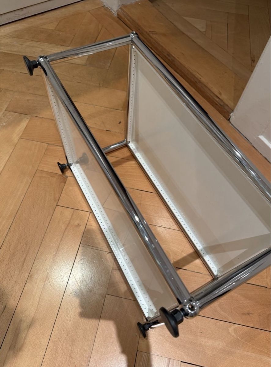 USM Tables: USM Haller Beistelltisch weiss – D'occasion à bern par EcoHunter 3