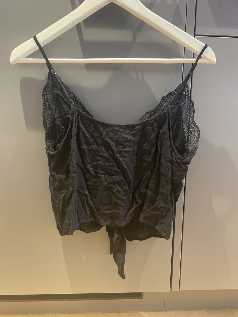 H&M Tops: Schwarzes Crop-Top von H&M, Gr. 38 – Gebraucht aus Arbon von llaauraa 2