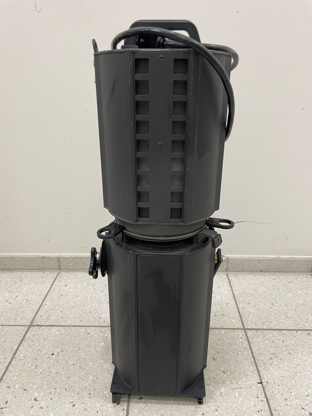 Lampade: Scheinwerfer Selecon 1'200W – Usato da Hittnau venduto da pianokeller 1