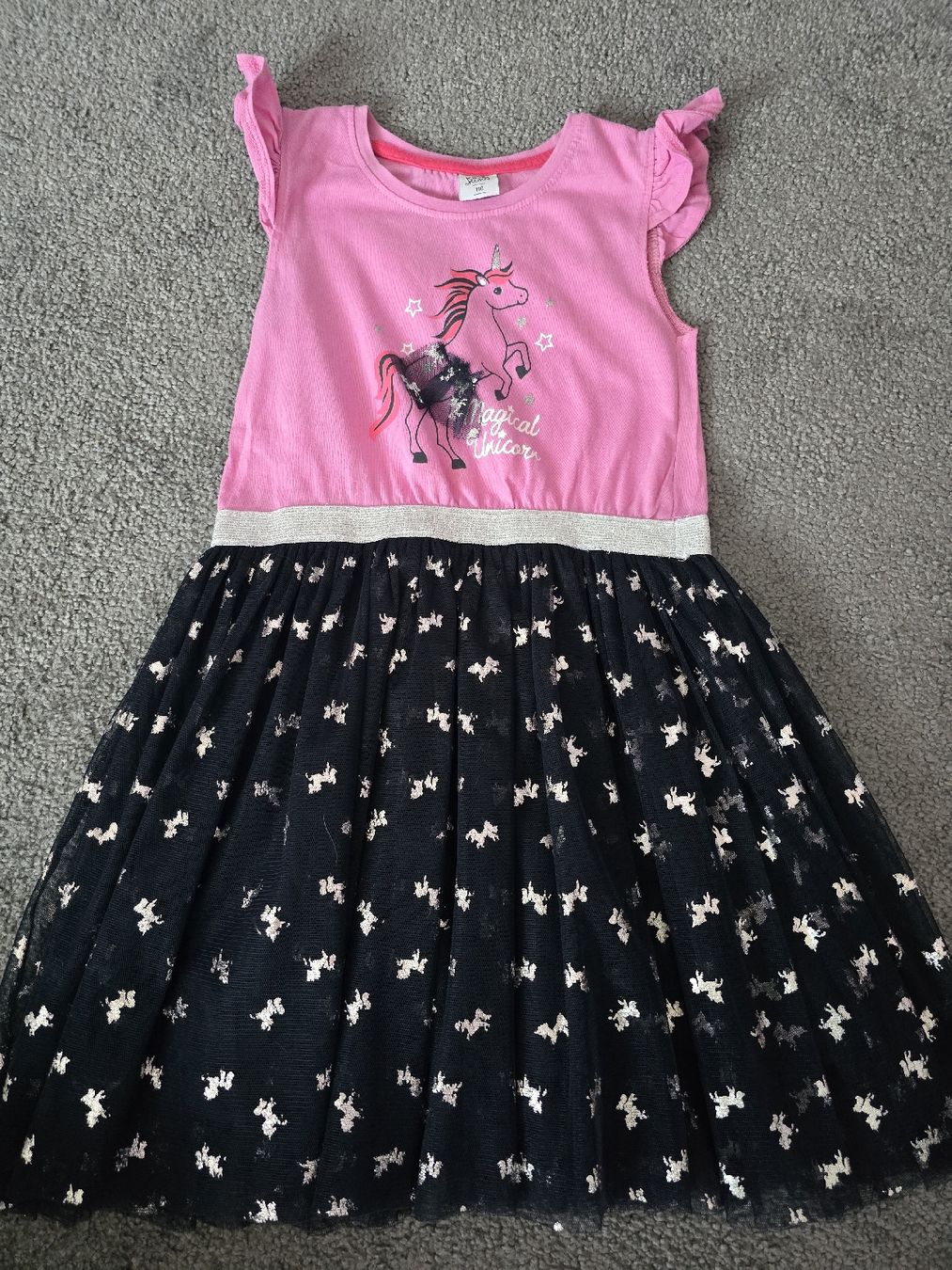 Vestiti & Gonne: Kleid Einhorn Grösse 110 – Usato da Unterentfelden venduto da Panda-87