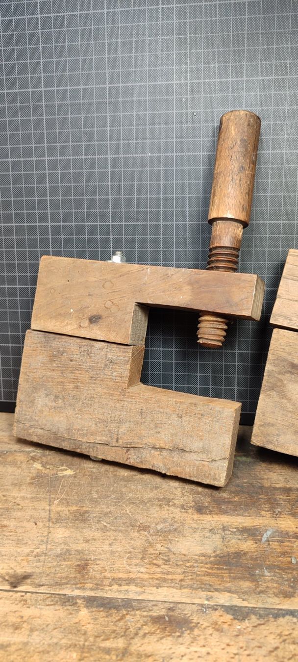 Tutti gli attrezzi: 2 Wunderschöne alte Holz Schraubzwingen – Usato da Gelterkinden venduto da MYSTOREFORYOU4460 3