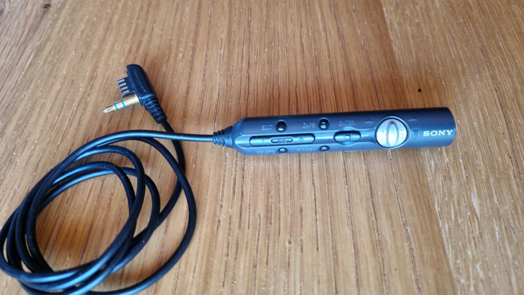 Sony Télécommandes: Télécommande Sony RM-MZ4R / Remote / Fernbedienung MD CD K7 – D'occasion à Couvet par Mima0077