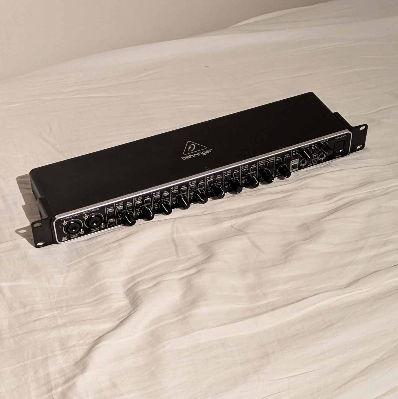 Behringer Attrezzatura per studi di registrazione: Behringer U-Phoria UMC1820 USB/MIDI Audio Interface  – Usato da Carouge GE venduto da vin_8kqd 2