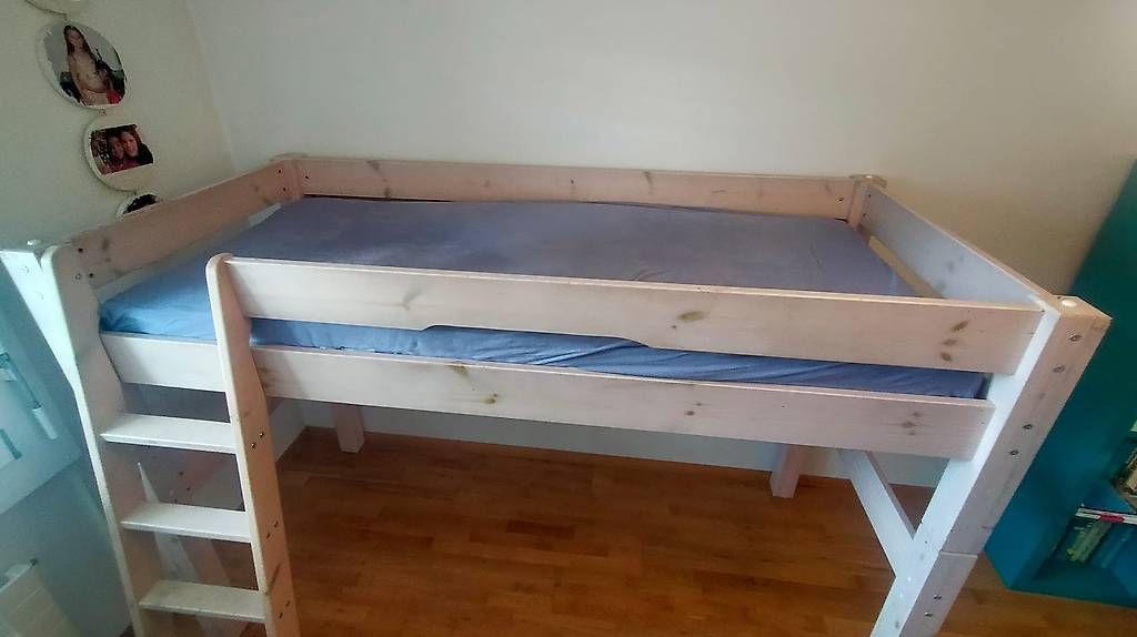 Betten: Hochbett 90x200 cm – Gebraucht aus Zollikofen von Tom_7 1