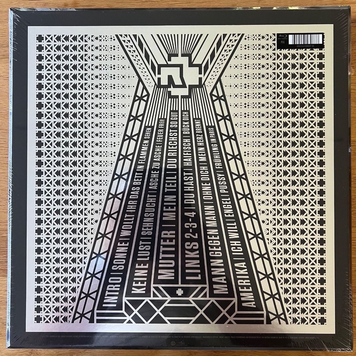Dischi in vinile: Rammstein - Paris / Deluxe LP Box Set - 1. EU-Press.2017 NEW – Nuovo e nell'imballaggio originale da Gais venduto da soundcave57 2