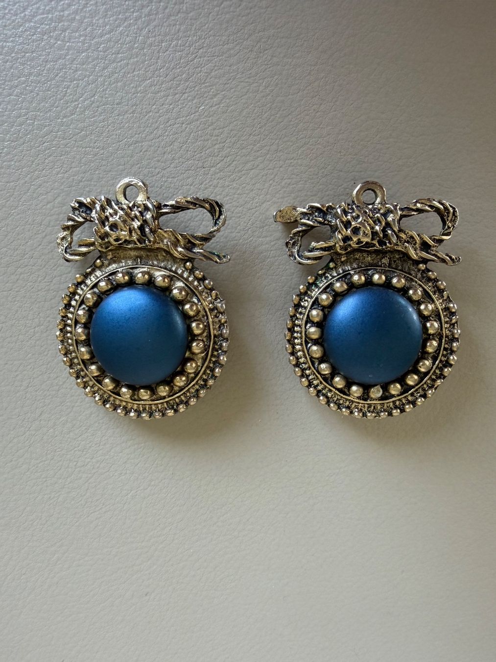Ohrringe & -stecker: Vintage Ohrclips – Gebraucht aus Walchwil von Maxana 1