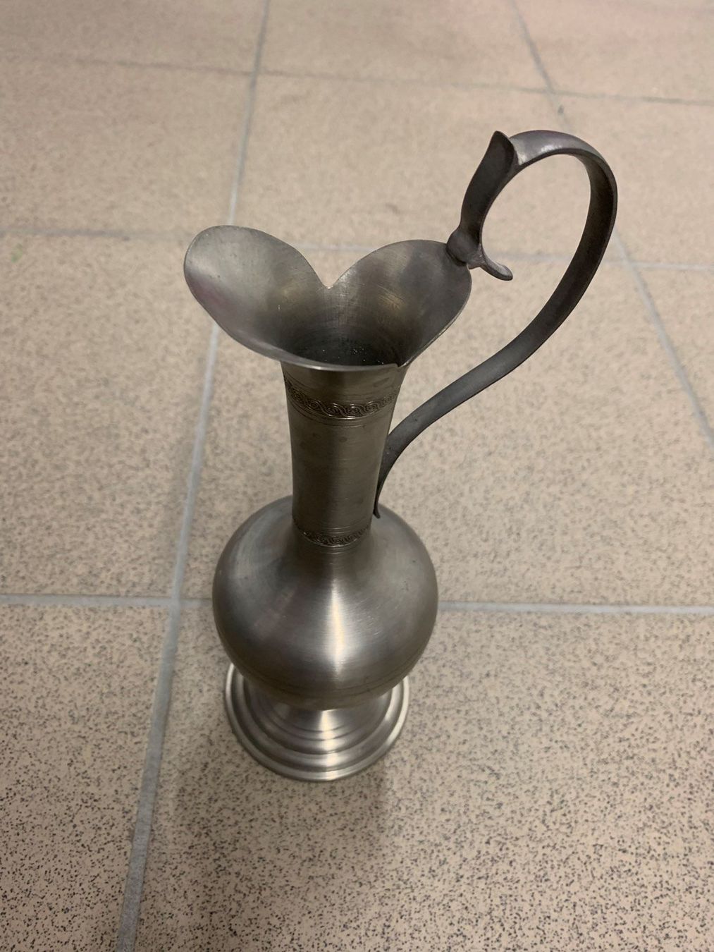Tutte le decorazioni: Zinn kanne – Nuovo e nell'imballaggio originale da Biberist venduto da swiss-made 1