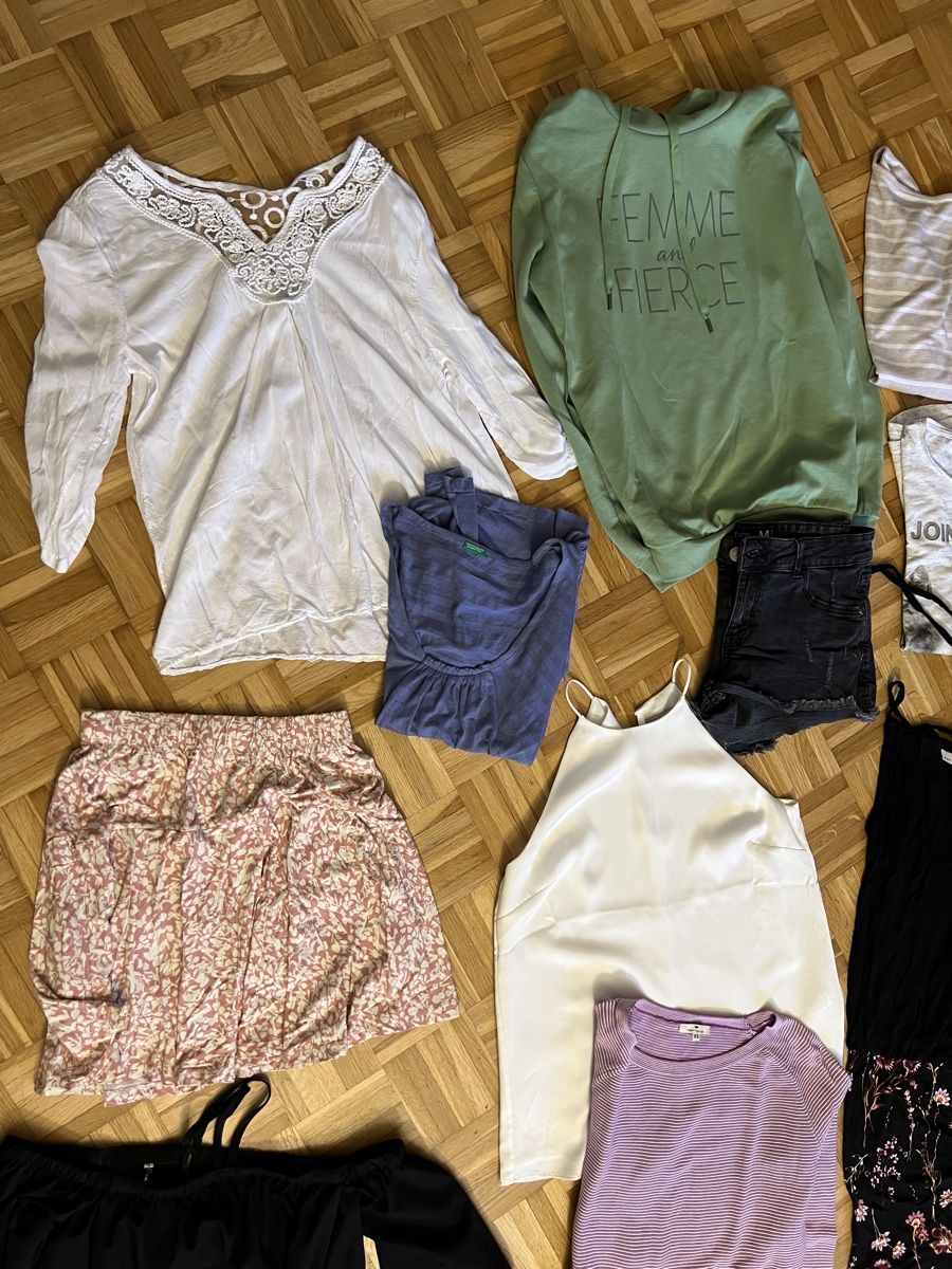 Lots de vêtements: riesiges Kleiderpaket Gr. XS/S – D'occasion à Zuchwil par Commander0 9