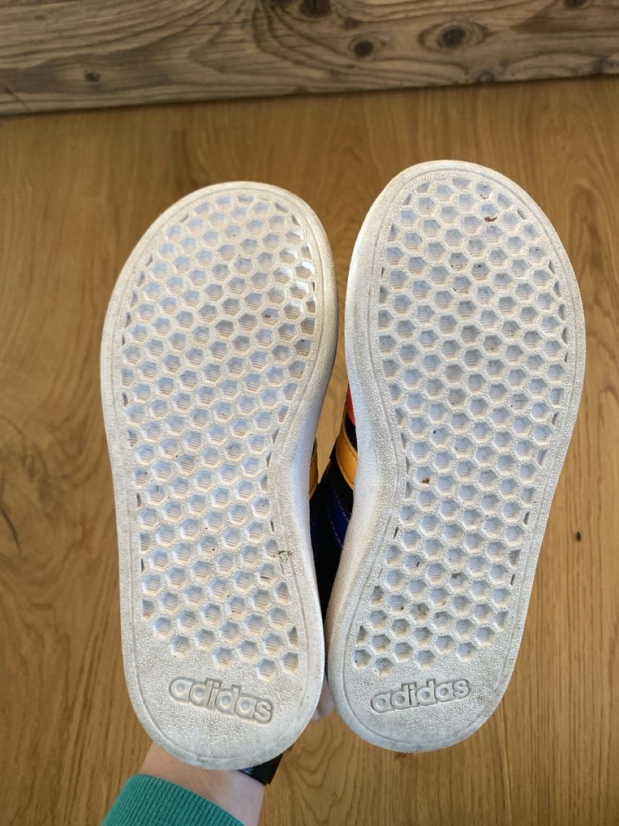 Adidas Scarpe per ragazzi: Baskets Adidas enfant pointure 28 – Usato da Riaz venduto da lae_w8v5 3