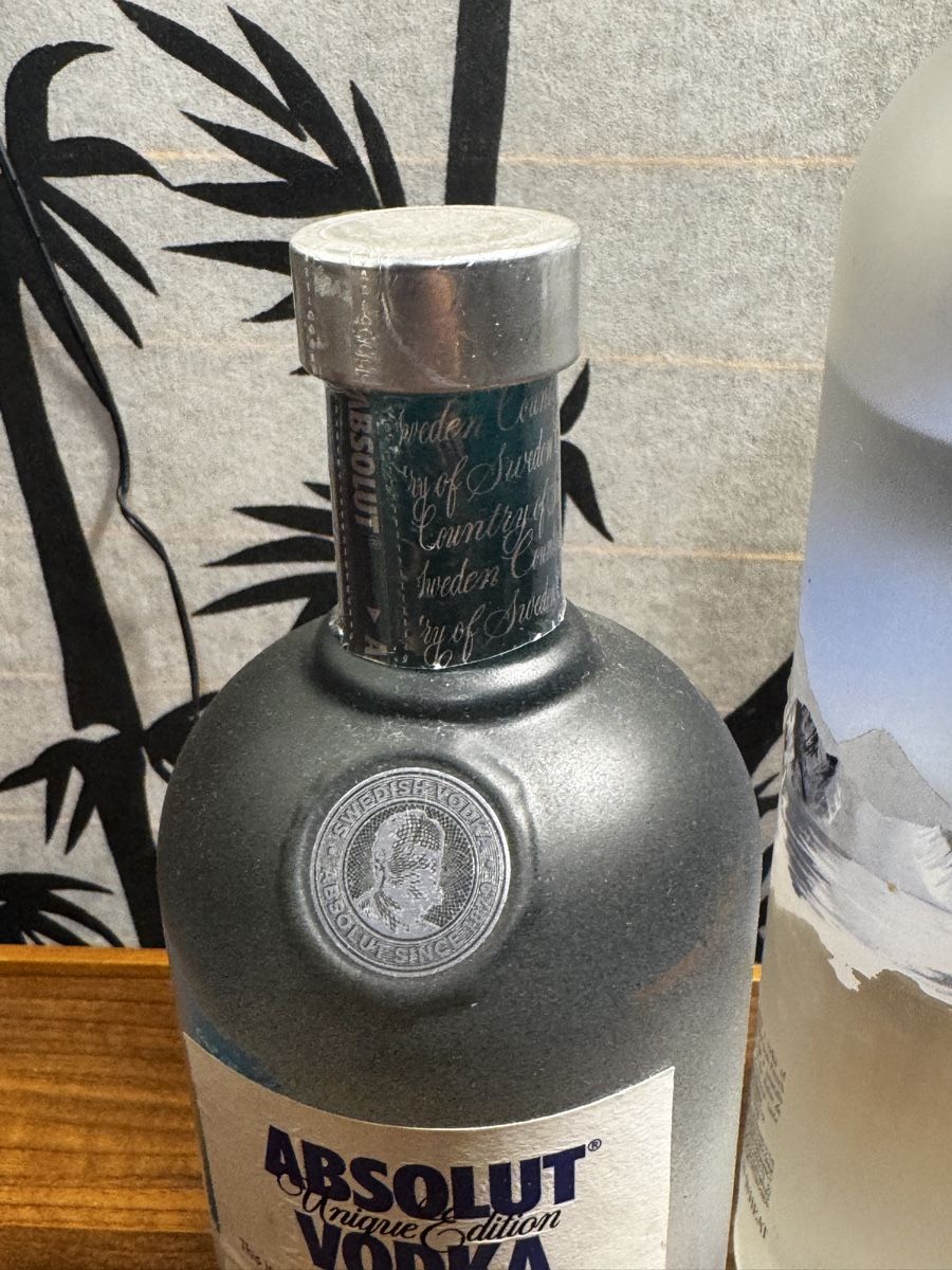 Bevande alcoliche: Absolut Vodka, Grey Goose Vodka, 2 Flaschen – Usato da Schlieren venduto da Eldi84 4