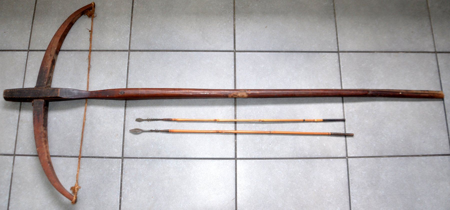 Tiro con l'arco: Alte Armbrust / Arbalète ancienne – Usato da Collonges venduto da arashee 5