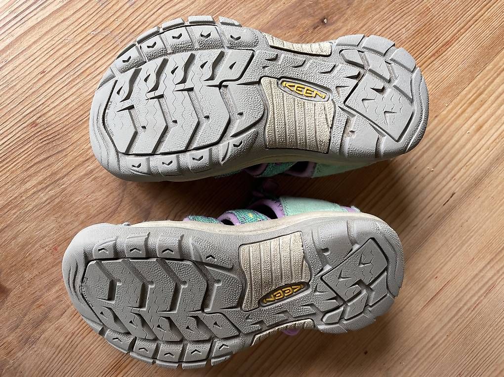 Scarpe per ragazzi: Keen Trekking Sandale Gr.30 – Usato da Basel venduto da Tulipana_Miao 1