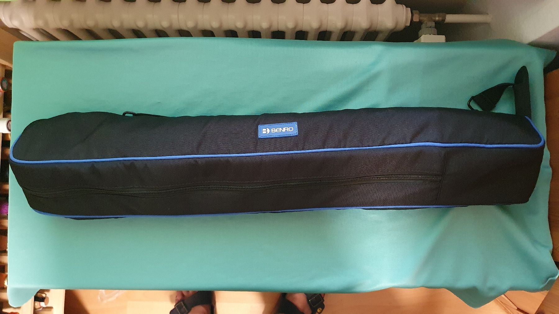 Benro Treppiedi & Teste: Benro Adventure Aluminium Stativ TAD27A – Nuovo (secondo la descrizione) da Feuerthalen venduto da jalindi 1