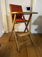 Vintage Kinderhochstuhl Holz mit orange Polster