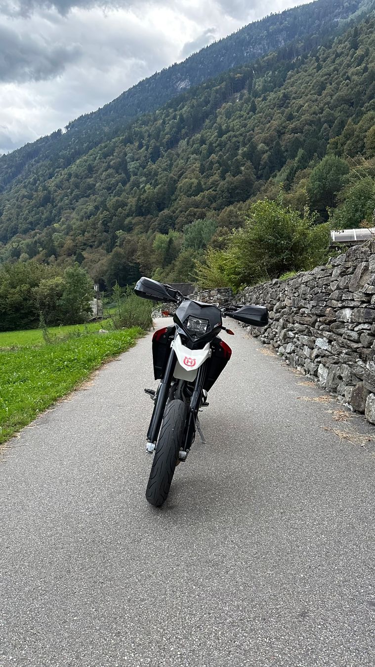 Strada: Husqvarna 610 sm – Usato da Corzoneso venduto da edg_2ntf 2