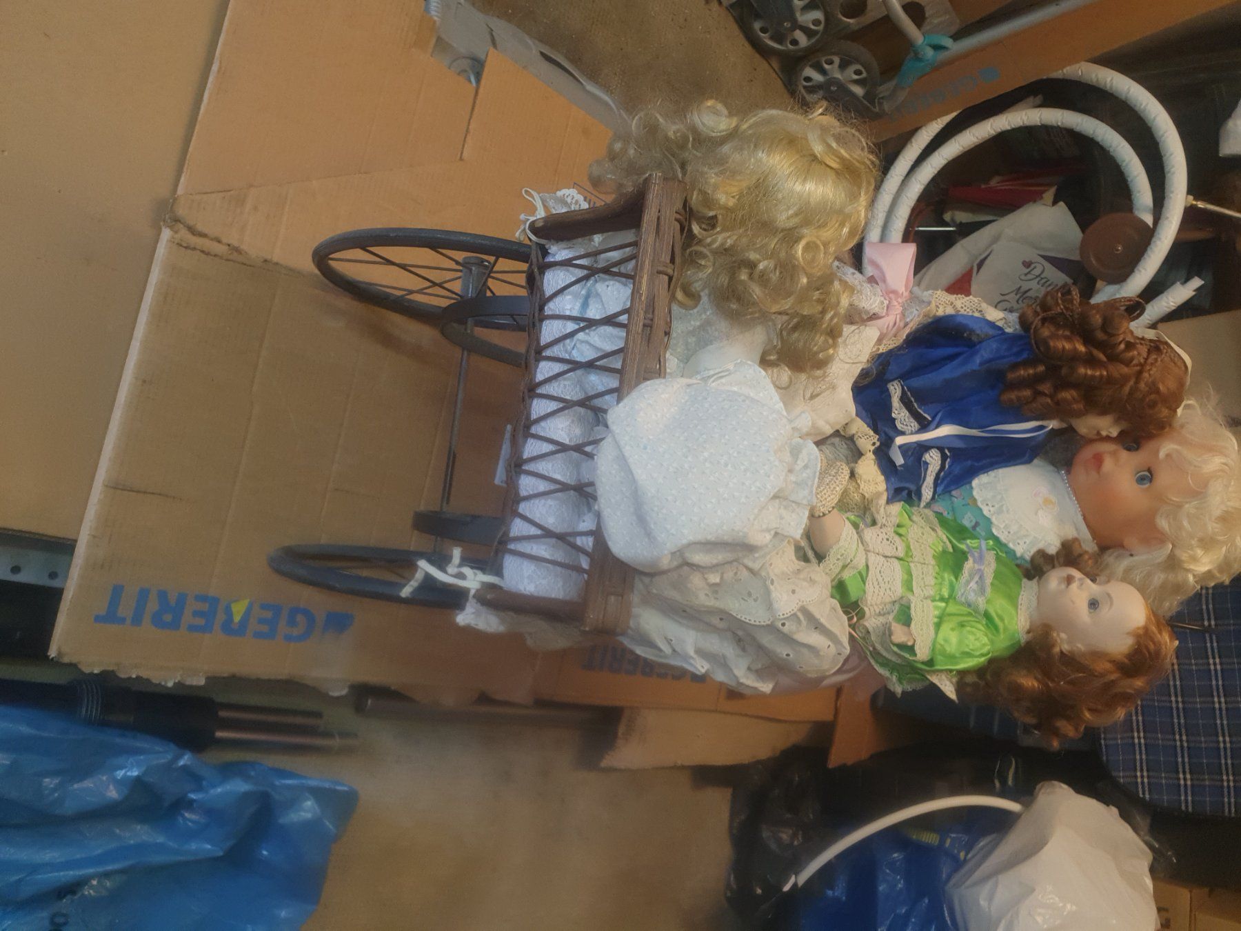 Carrozzine per bambole: Puppen wagen  Mit 5 puppen – Usato da Basel venduto da Meti200 2