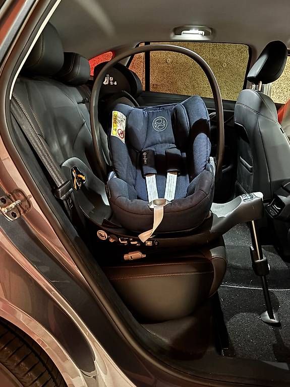 Seggiolini per auto: CYBEX Cloud Autoschale in dunkelblau mit Isofix BASE – Usato da Mühlau venduto da dal_6d7k 4