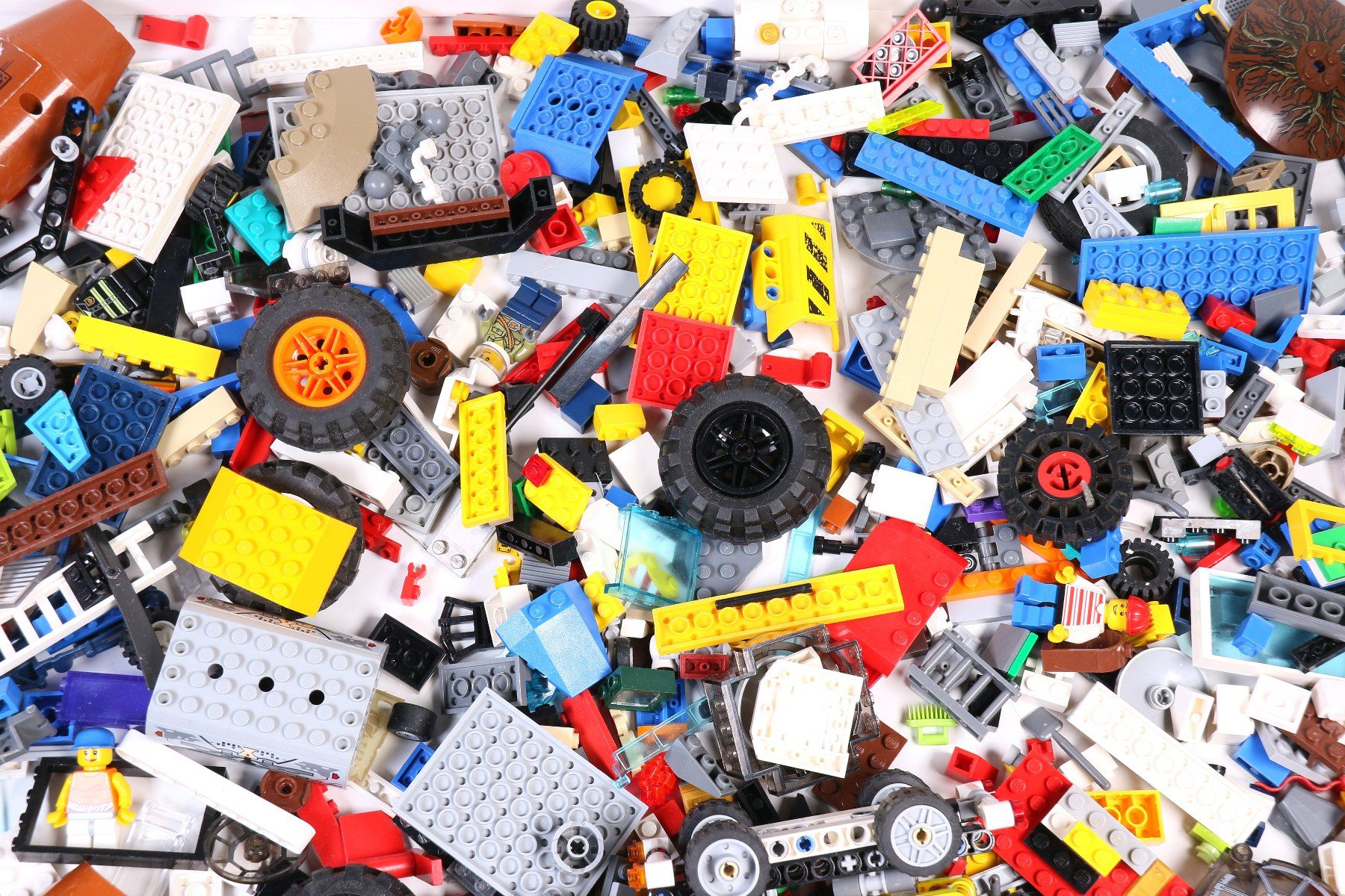 Lego Baukästen: 1.5 kg. Legoteile mit Minifiguren – Gebraucht aus Hettlingen von Scholi99 2
