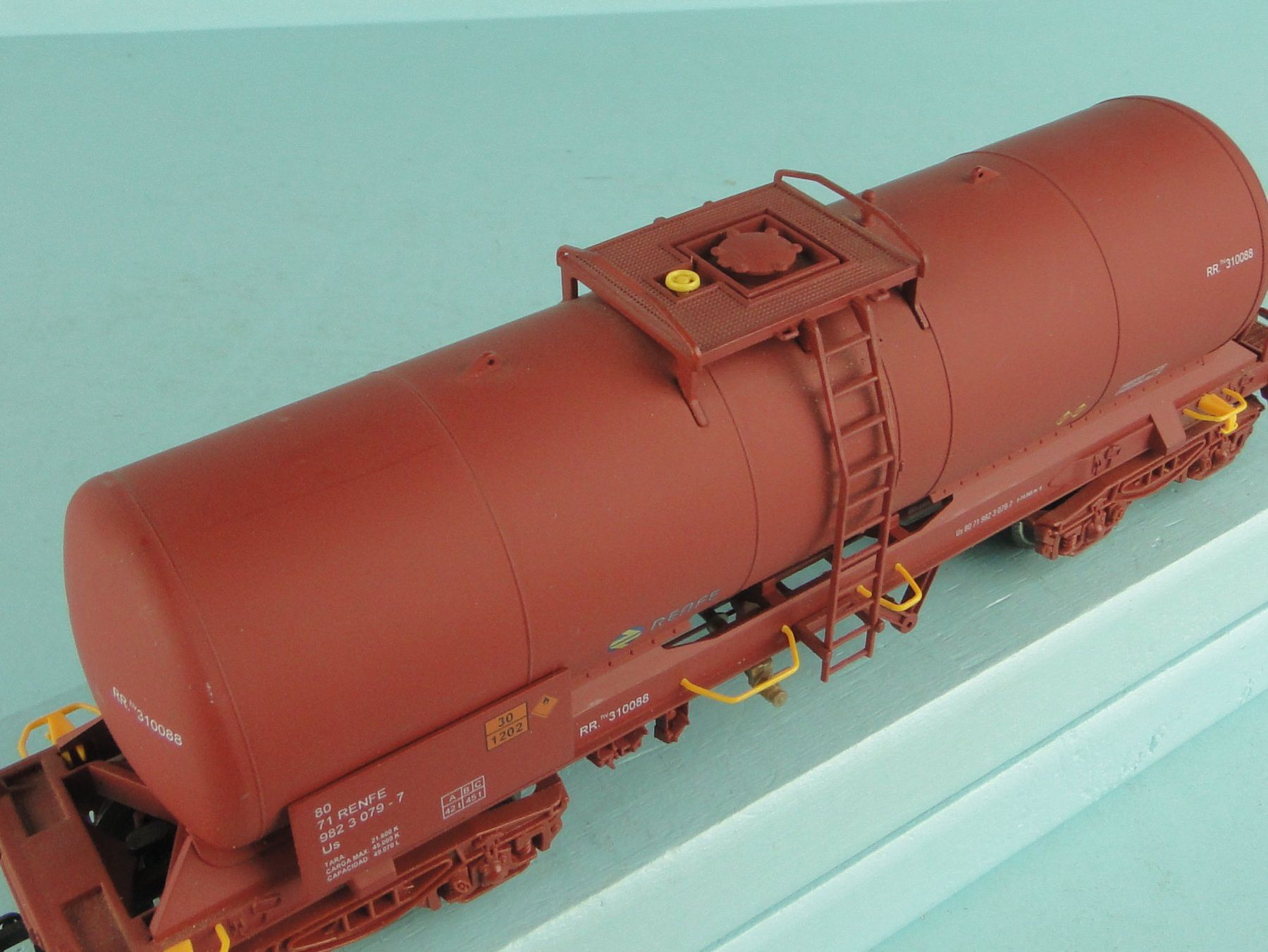 Modellini di ferrovie: Electrotren 5852K RENFE Vagon Cisterna – Usato da Bülach venduto da cann11 9