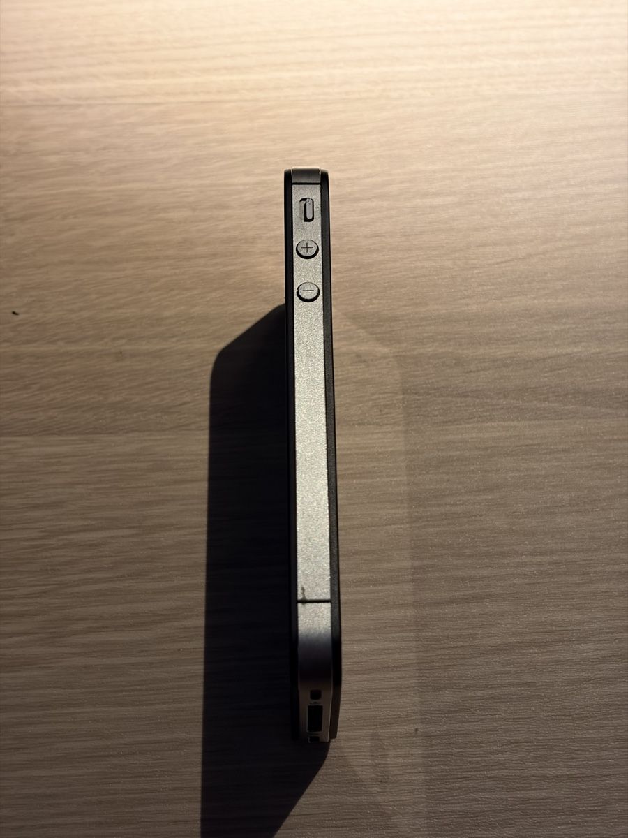 Apple Handys / Smartphones: 2x iPhone 4 Black / White – Defekt aus Winterthur von korrupcioner 3