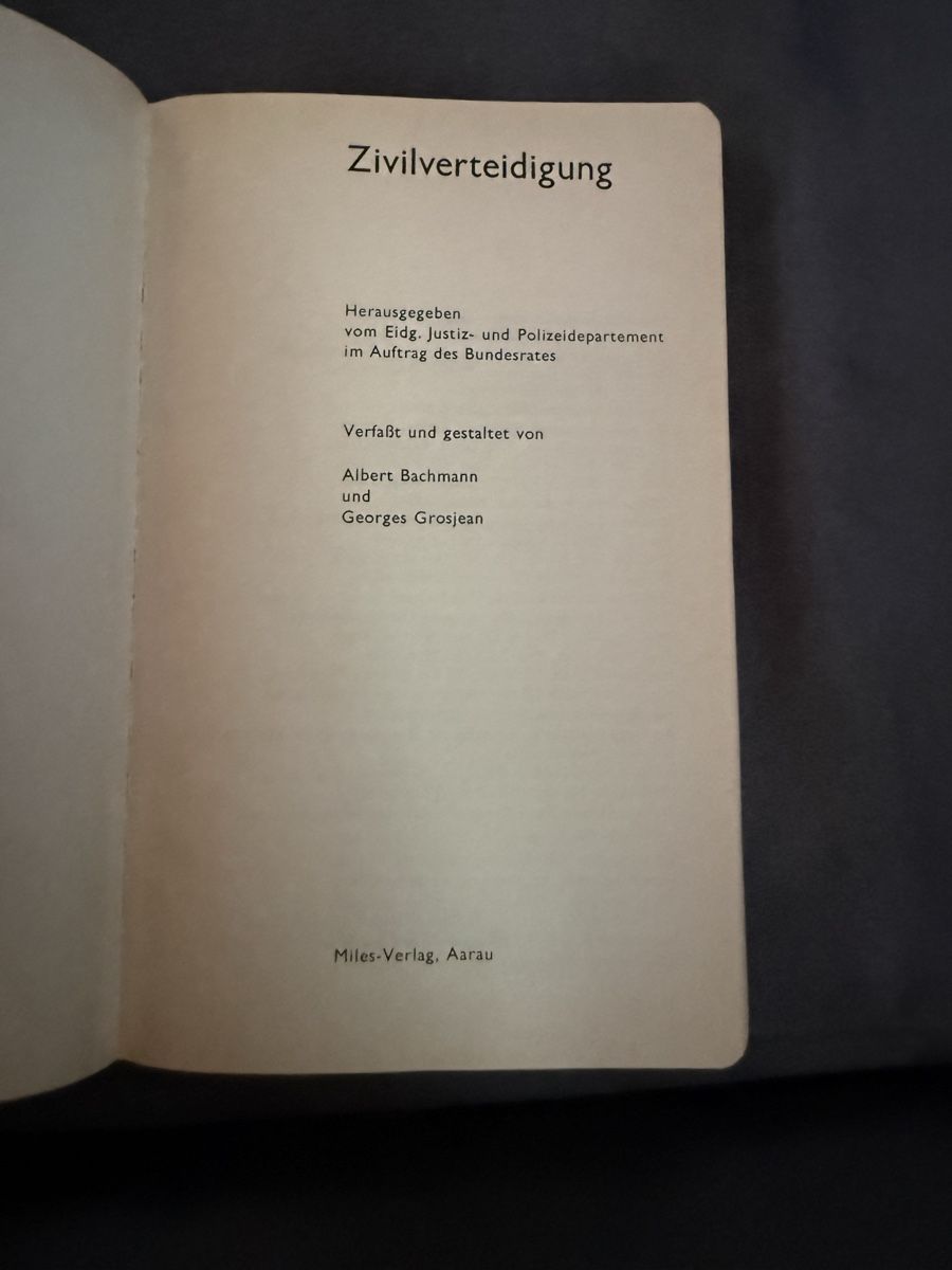 Libri: Zivilverteidigung Buch – Usato da suhr venduto da qwertzu04 2