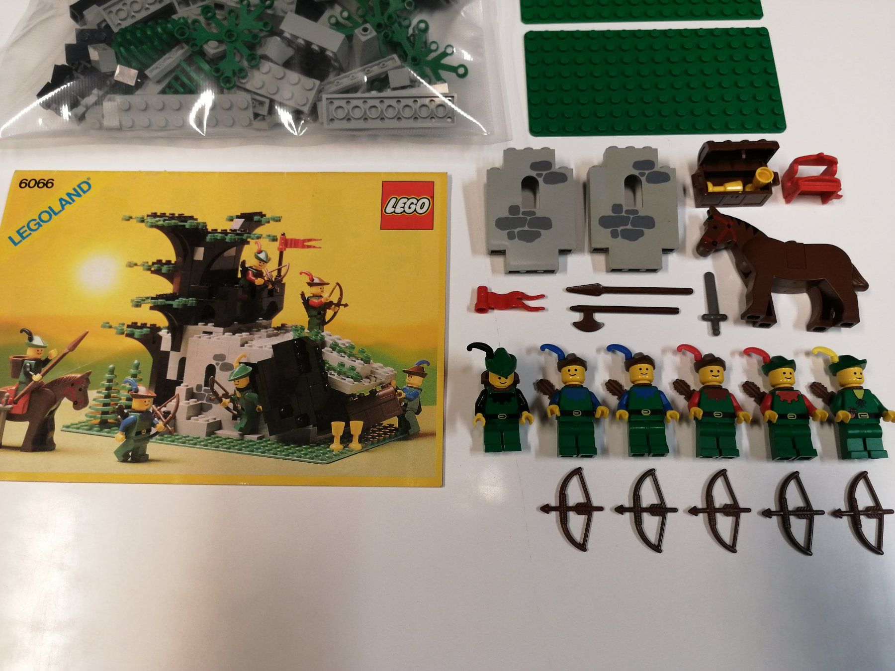 Lego Spielzeuge: Lego 6066 Forestmen Camouflaged Outpost – Gebraucht aus Sils im Domleschg von AMAG_AUDI_ZH 3