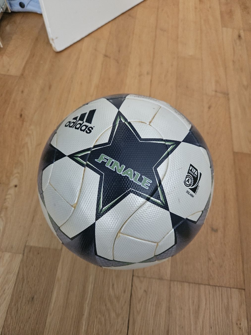 Adidas Palloni: Adidas Champions League Matchball – Difettoso da Emmenbrücke venduto da TopGato 2