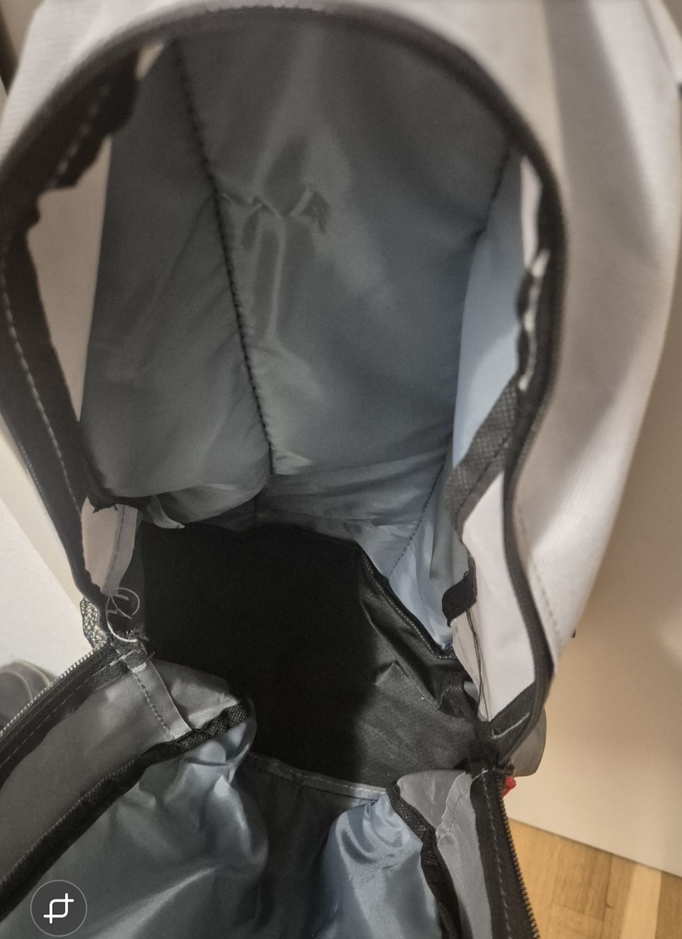 Zaini: Kompakter Rucksack Ben Brix grau schwarz gut erhalten – Usato da Schaffhausen venduto da ShoppingQueen33 5