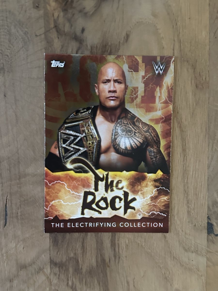 Topps Carte collezionabili: WWE The Rock - Electrifying Collection Topps – Nuovo (secondo la descrizione) da Luzern venduto da LuzernTCGLab