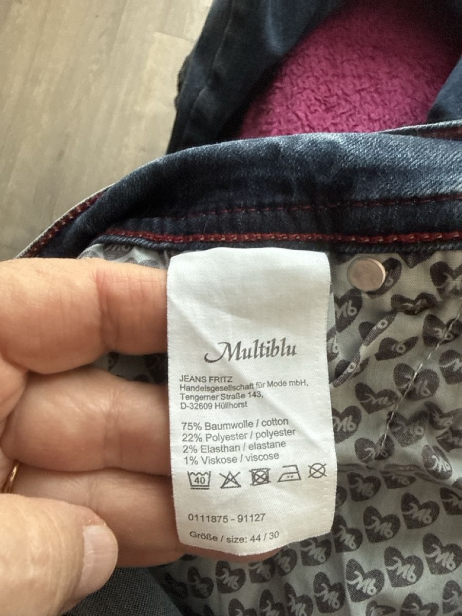 Jeans: Jean Multiblu bleu usé W44 L30 bon état – Usato da Courtételle venduto da ann_57c2 3